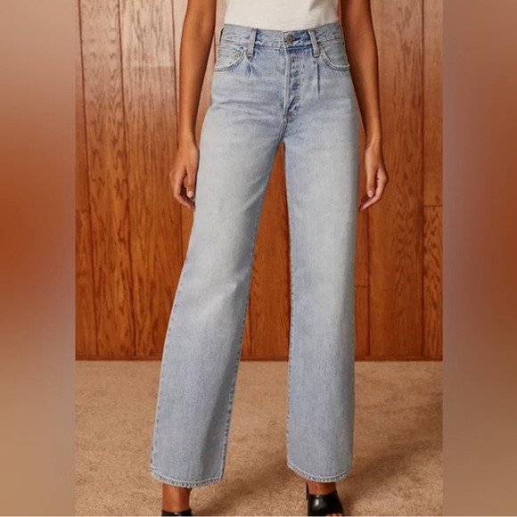 Aritzia Denim - DENIM FORUM Light Wash Maya Mid Rise Wide Leg Jeans